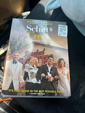 Schitt's Creek: The Complete Collection - Gold/Tan Box Set